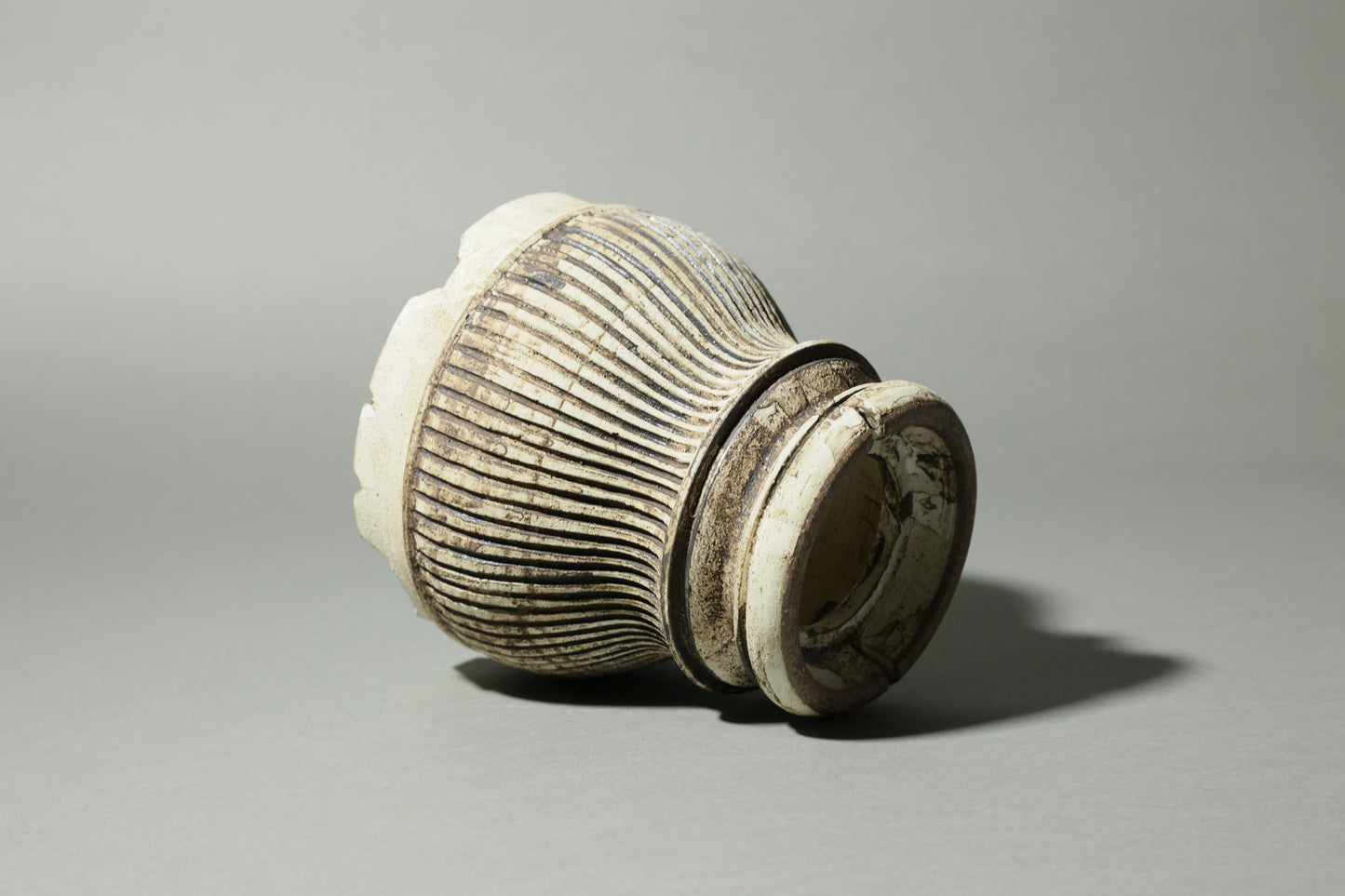 錆白泥彫筒鉢|淡海陶芸研究所 山元一真