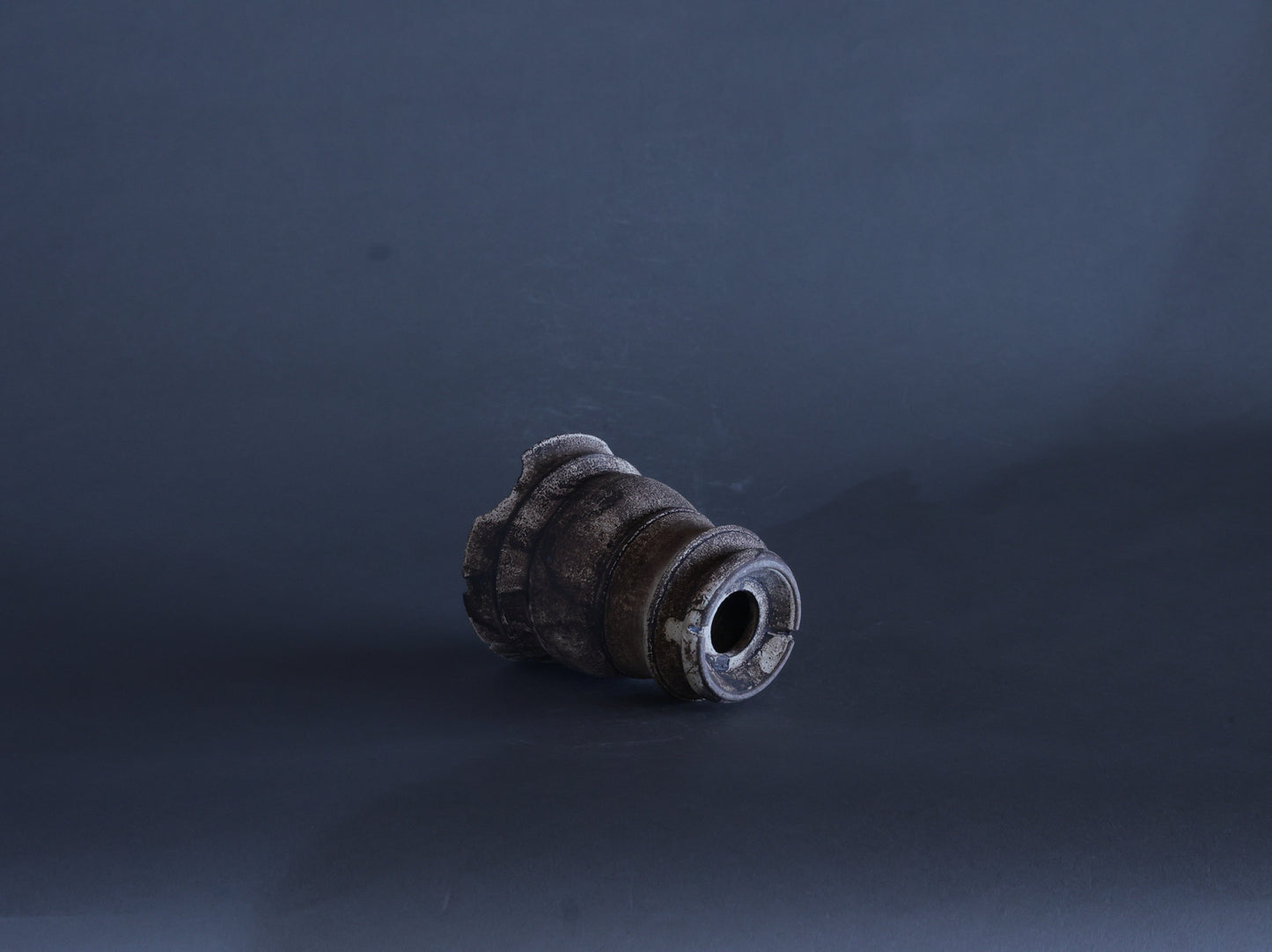 錆白泥筒鉢｜淡海陶芸研究所 山元一真